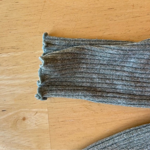 GARAGE Lettuce edge cropped long sleeve top - Picture 2 of 7